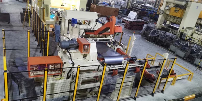 Split Uncoiling and Leveling Servo Feeding Line