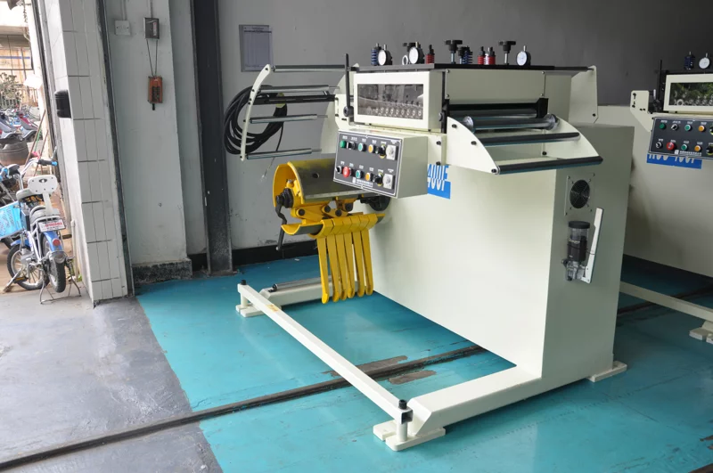 RUS-F Uncoiler Straightener