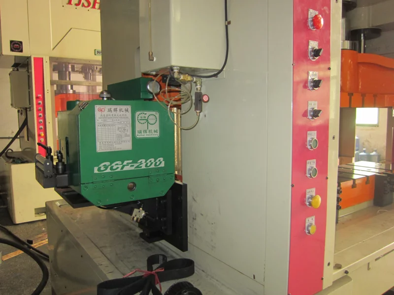 GCF Coil Feeder